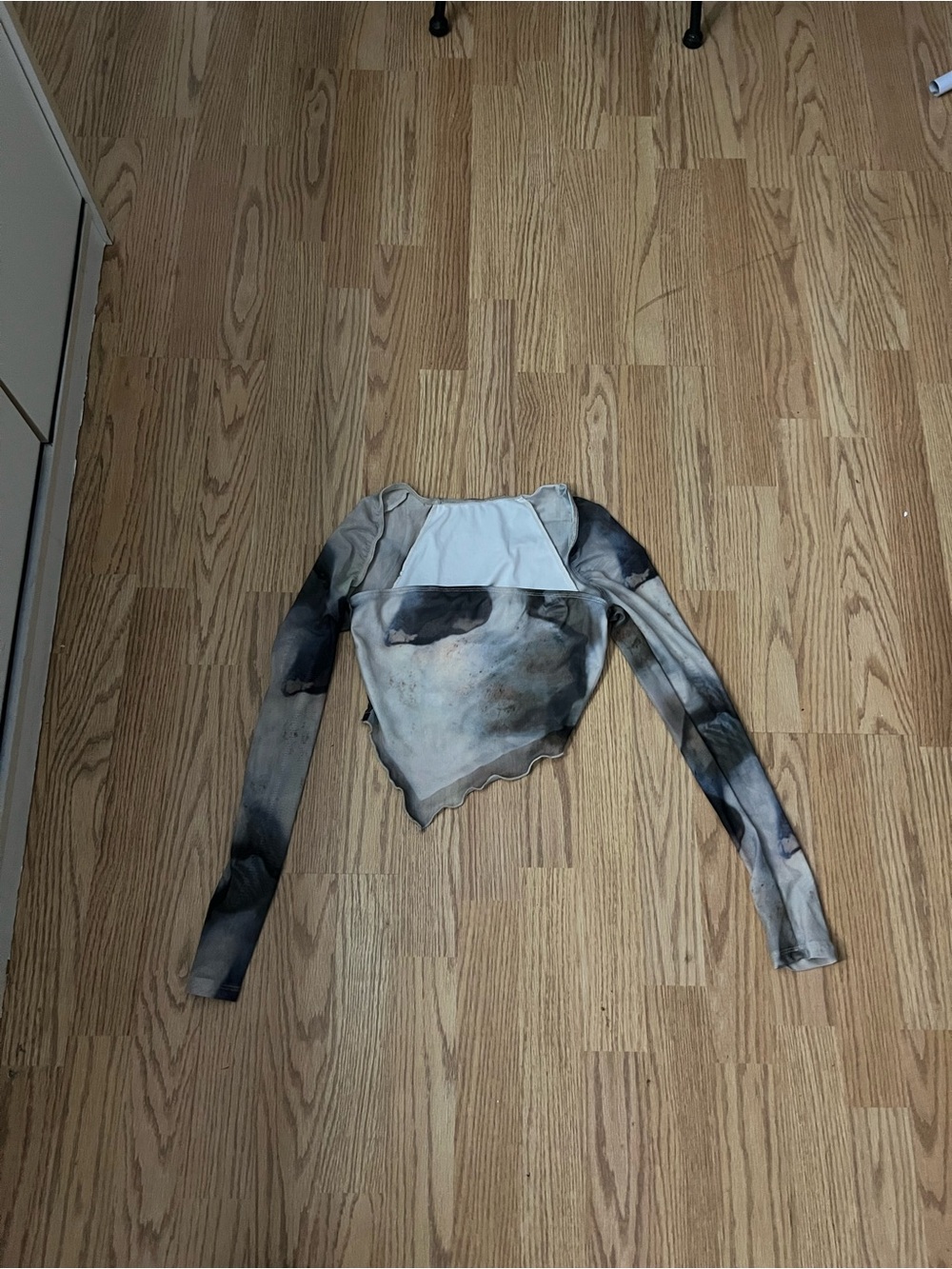 Tie-Dye Mesh Long Sleeve Crop Top - Gray & Black